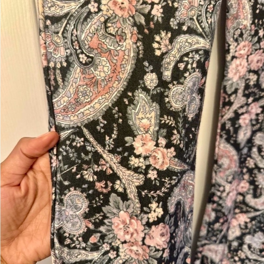 Novella Royale Midnight Rose Janis Bells, Size Small, Rare Print! - Picture 7 of 12